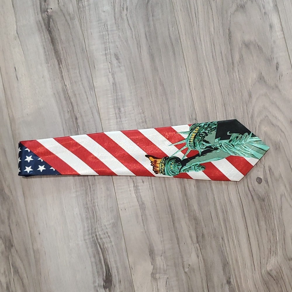 Yeny Statue of Liberty tie